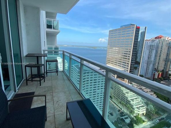 950 Brickell Bay Dr 2707, Miami FL 33131