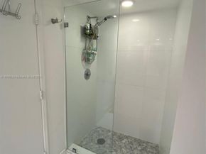 950 Brickell Bay Dr 2707, Miami FL 33131