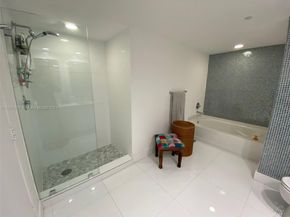 950 Brickell Bay Dr 2707, Miami FL 33131