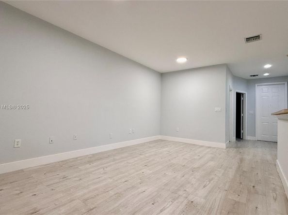 1976 SW 60th Ter, North Lauderdale FL 33068
