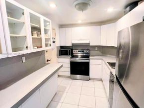 300 Bayview Dr 915, Sunny Isles Beach FL 33160