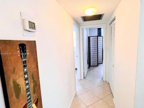 300 Bayview Dr 915, Sunny Isles Beach FL 33160