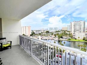 300 Bayview Dr 915, Sunny Isles Beach FL 33160