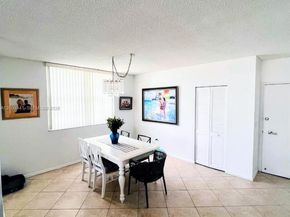 300 Bayview Dr 915, Sunny Isles Beach FL 33160