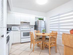 571 SW 141st Ave 207N, Pembroke Pines FL 33027