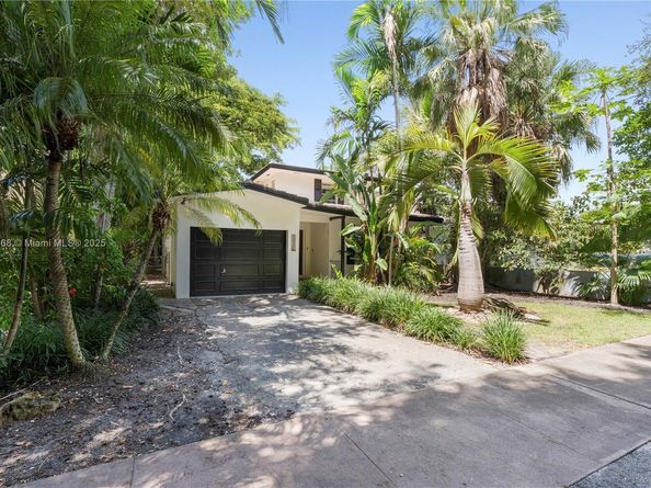 5520 San Vicente St, Coral Gables FL 33146
