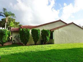 17450 NW 66th Ct, Hialeah FL 33015