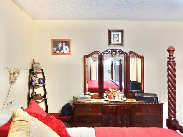 17450 NW 66th Ct, Hialeah FL 33015