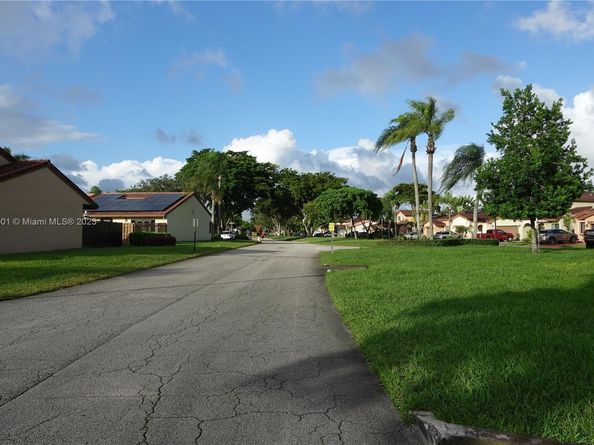 17450 NW 66th Ct, Hialeah FL 33015