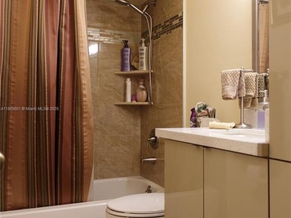 17450 NW 66th Ct, Hialeah FL 33015