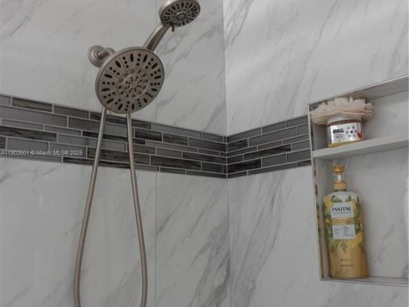 17450 NW 66th Ct, Hialeah FL 33015