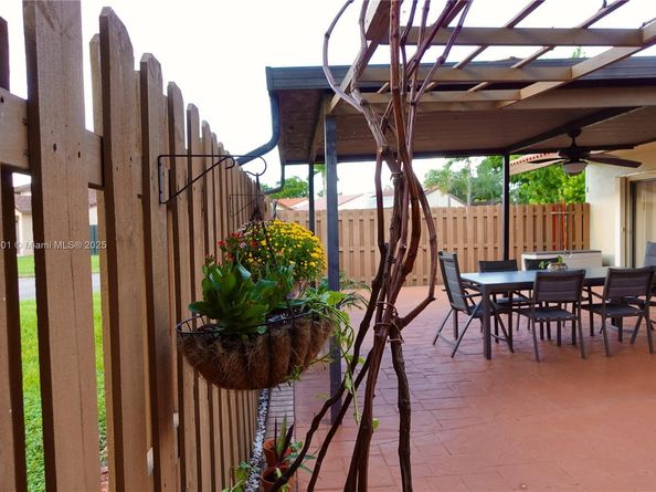 17450 NW 66th Ct, Hialeah FL 33015