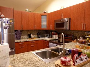 17450 NW 66th Ct, Hialeah FL 33015