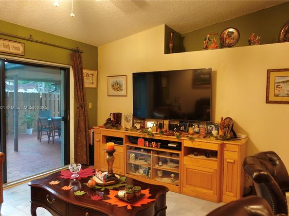 17450 NW 66th Ct, Hialeah FL 33015