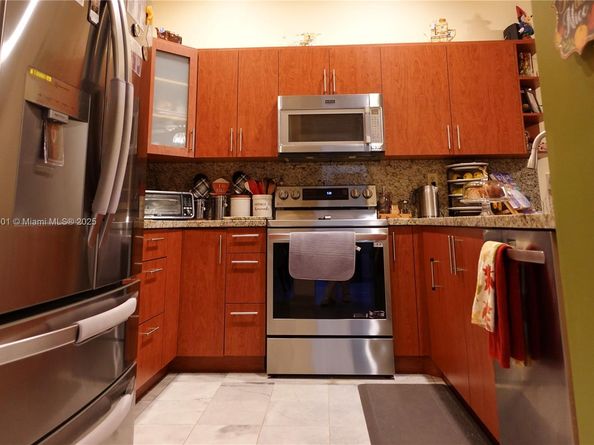 17450 NW 66th Ct, Hialeah FL 33015