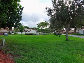 17450 NW 66th Ct, Hialeah FL 33015