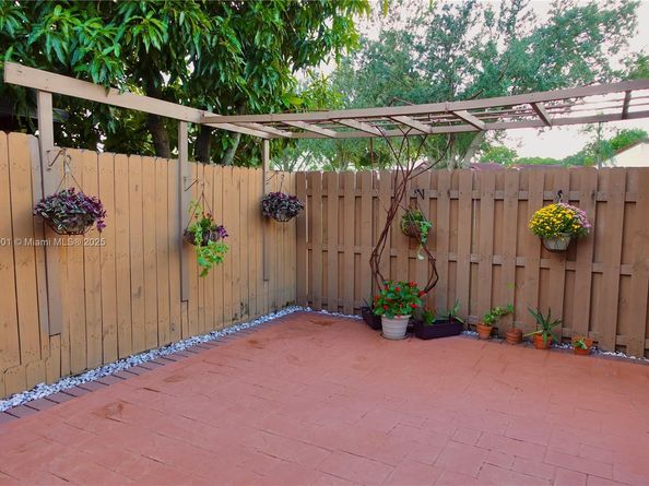 17450 NW 66th Ct, Hialeah FL 33015