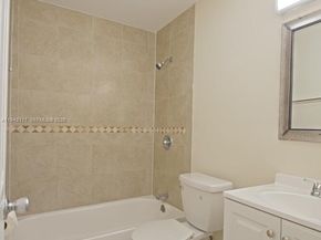 7525 SW 7th Pl, North Lauderdale FL 33068