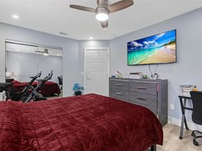 1521 SW 87th Ter, Pembroke Pines FL 33025