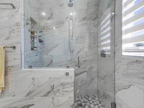 1521 SW 87th Ter, Pembroke Pines FL 33025