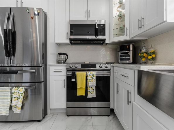 1521 SW 87th Ter, Pembroke Pines FL 33025