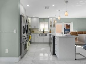 1521 SW 87th Ter, Pembroke Pines FL 33025