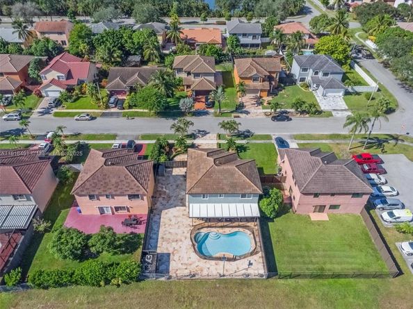 1521 SW 87th Ter, Pembroke Pines FL 33025