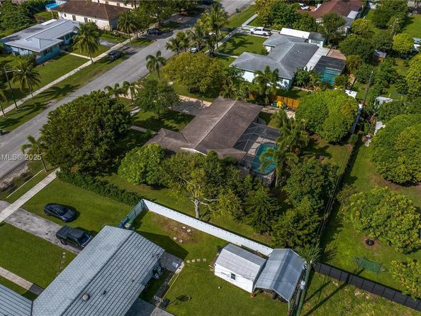 505 NW 20th St, Homestead FL 33030