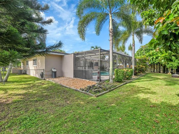 505 NW 20th St, Homestead FL 33030