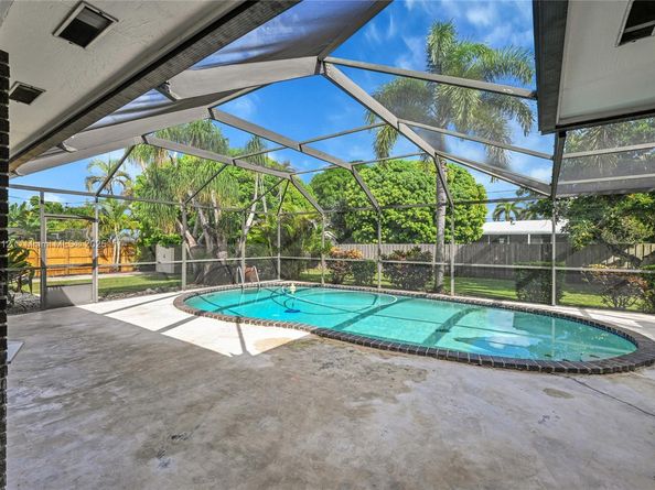 505 NW 20th St, Homestead FL 33030
