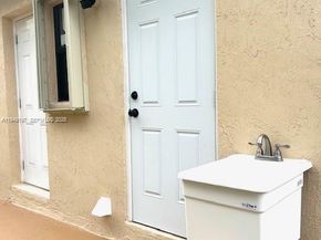 832 NW 16th Ter, Fort Lauderdale FL 33311