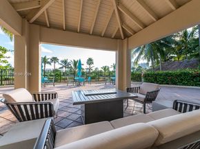 19501 W Country Club Dr TS05, Aventura FL 33180