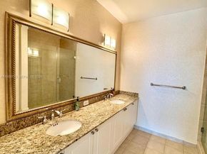 19501 W Country Club Dr TS05, Aventura FL 33180