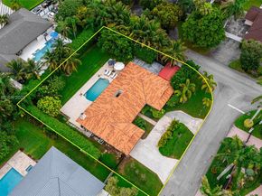 12311 SW 98th St, Miami FL 33186