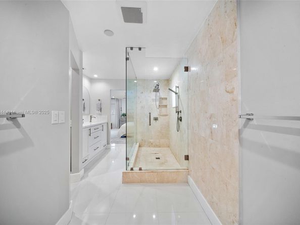 12311 SW 98th St, Miami FL 33186