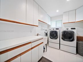 12311 SW 98th St, Miami FL 33186