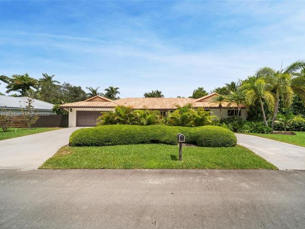 12311 SW 98th St, Miami FL 33186