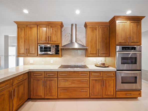 12311 SW 98th St, Miami FL 33186