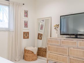 12311 SW 98th St, Miami FL 33186