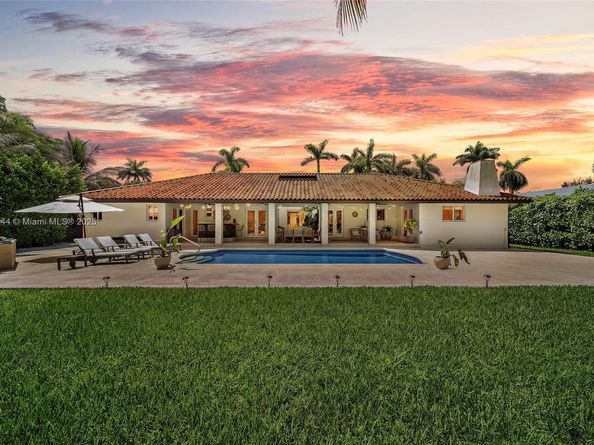 12311 SW 98th St, Miami FL 33186