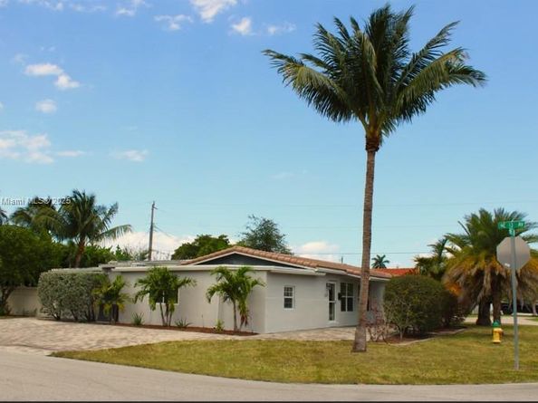 1301 NE 42nd St, Oakland Park FL 33334