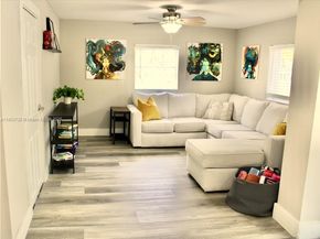 1301 NE 42nd St, Oakland Park FL 33334