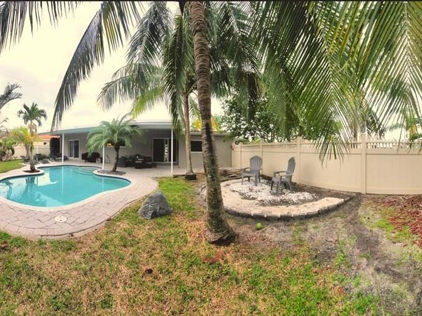 1301 NE 42nd St, Oakland Park FL 33334