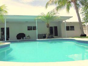 1301 NE 42nd St, Oakland Park FL 33334