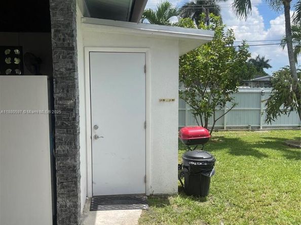 610 NW 16th St, Homestead FL 33030