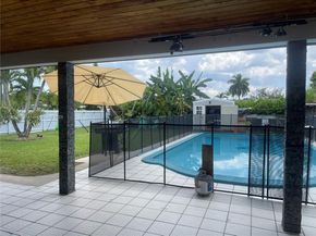 610 NW 16th St, Homestead FL 33030