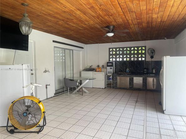 610 NW 16th St, Homestead FL 33030
