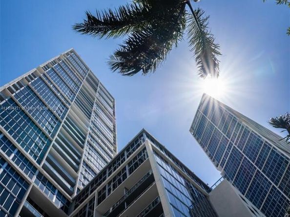 495 Brickell Ave 3208, Miami FL 33131