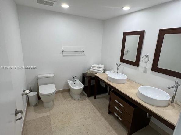 495 Brickell Ave 3208, Miami FL 33131