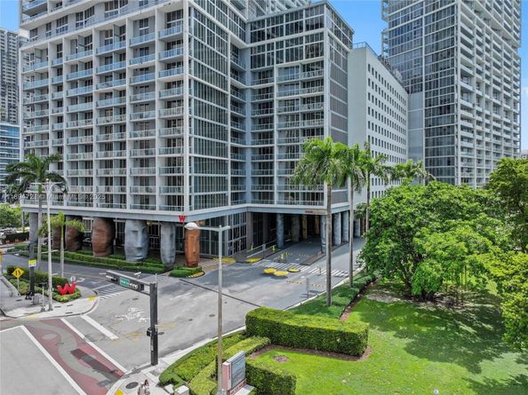 495 Brickell Ave 3208, Miami FL 33131